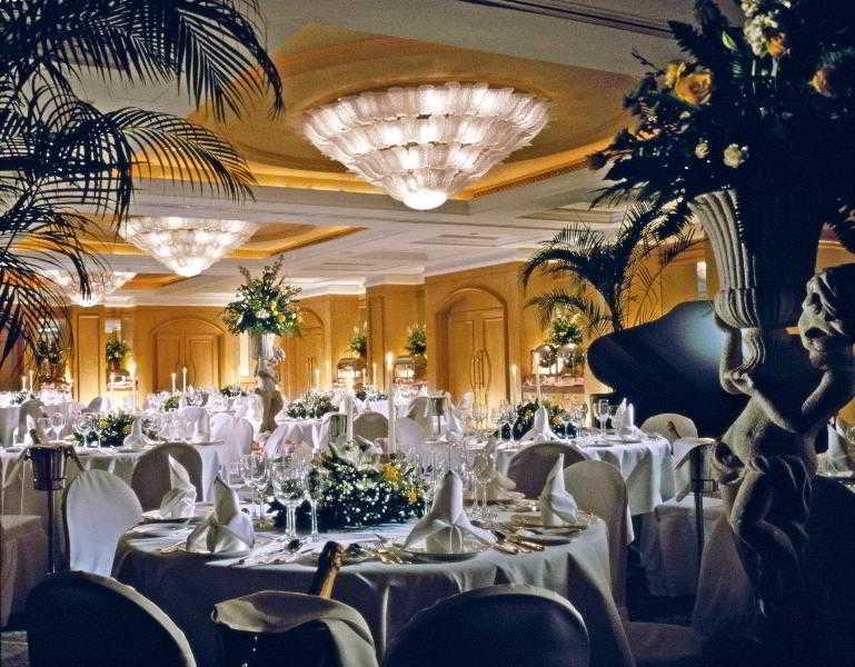 Grand Coloane Resort Макао Ресторан фото The ballroom at the Grand Hyatt Manila