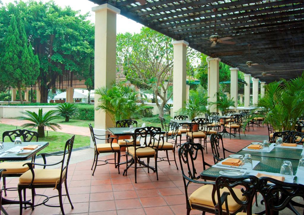 Grand Coloane Resort Макао Экстерьер фото The restaurant at the hotel