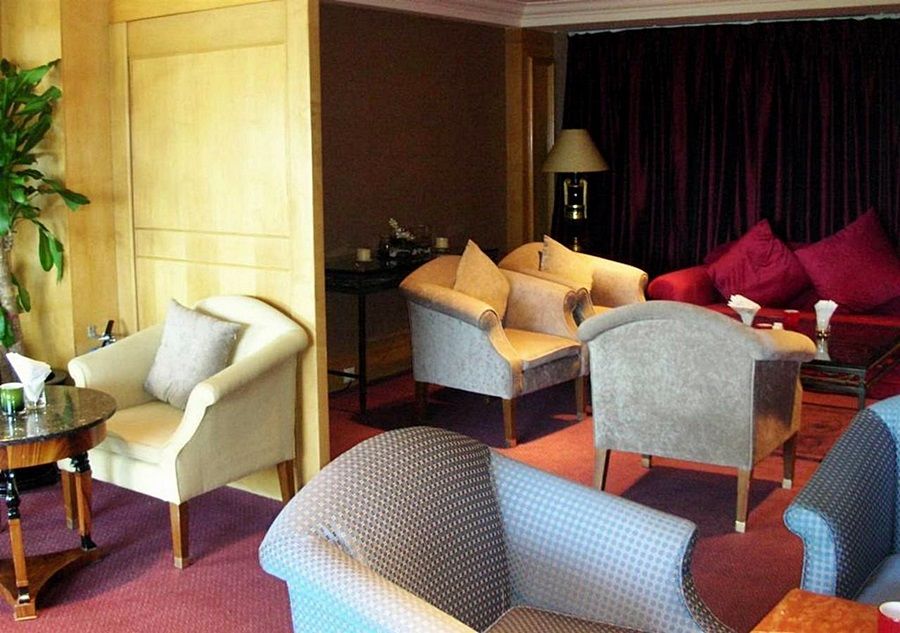 Grand Coloane Resort Макао Экстерьер фото The interior of a suite at the hotel