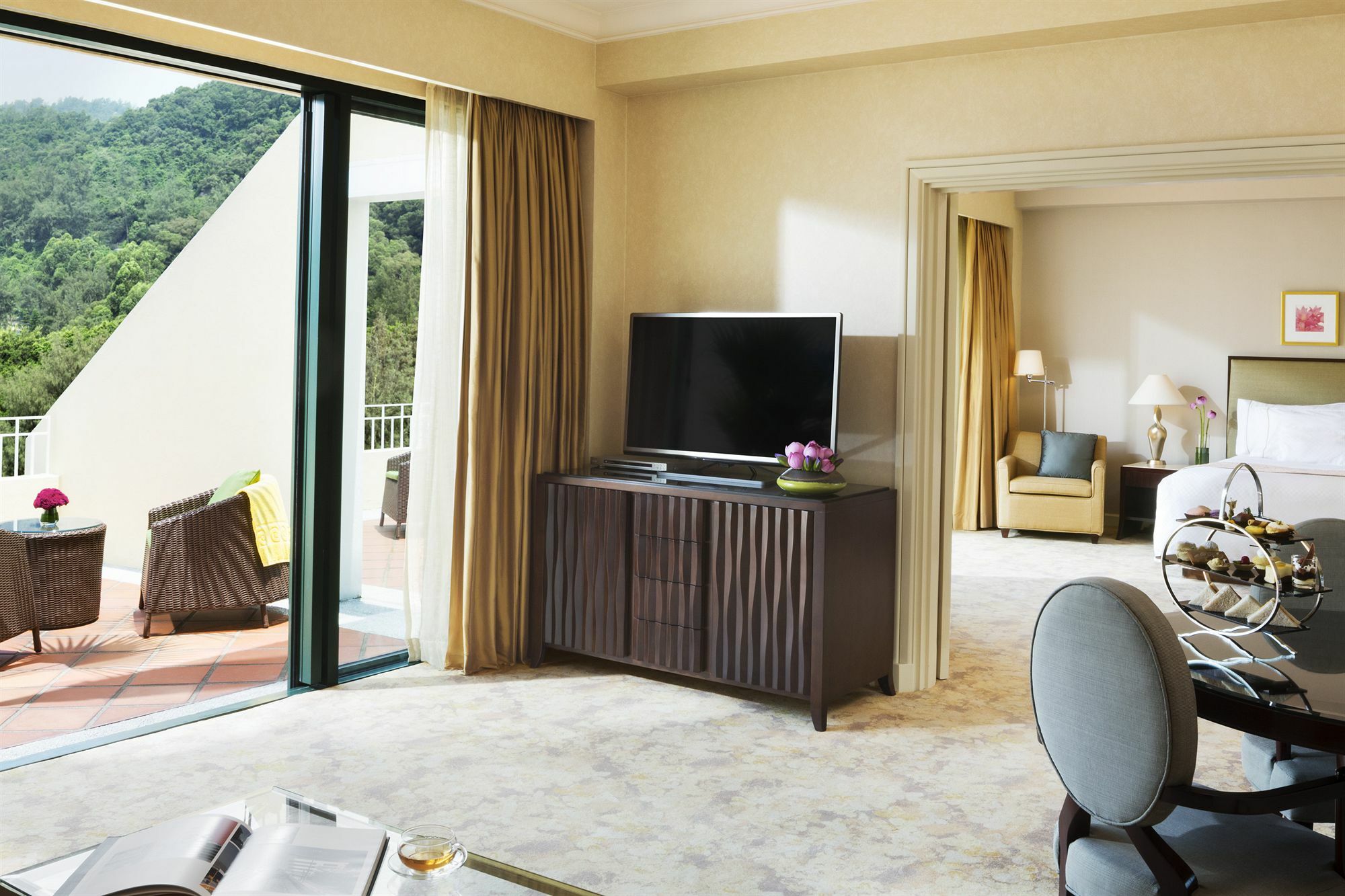 Grand Coloane Resort Макао Экстерьер фото A television set